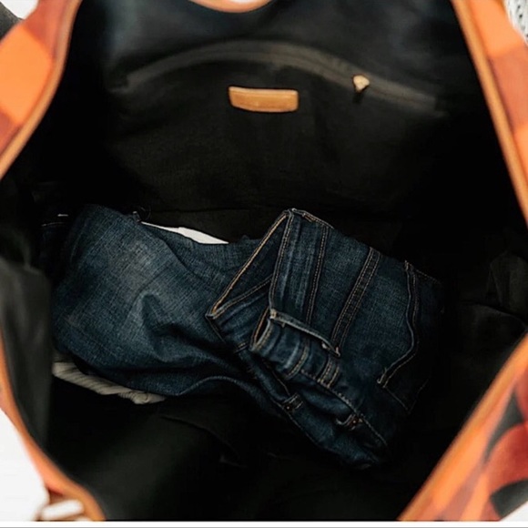 (28)New Extra Large Buffalo & Leopard Print Weekend Overnight Getaway Duffel Bag - Picture 3 of 3